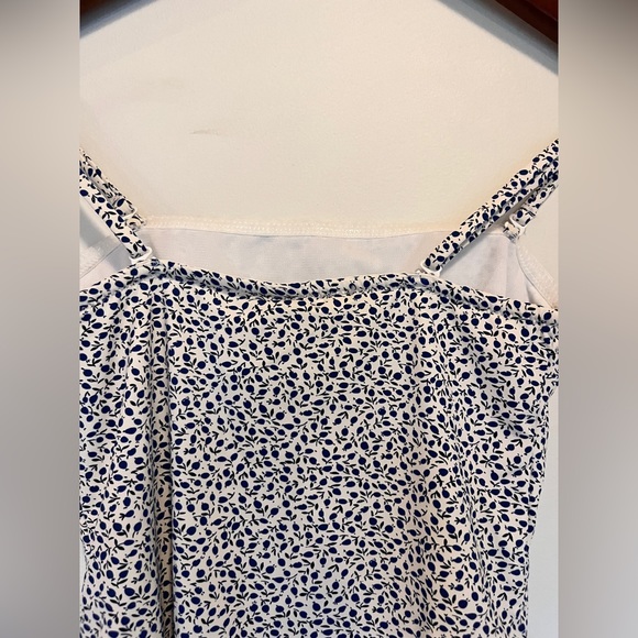 Only one piece strapless size small - Picture 5 of 5